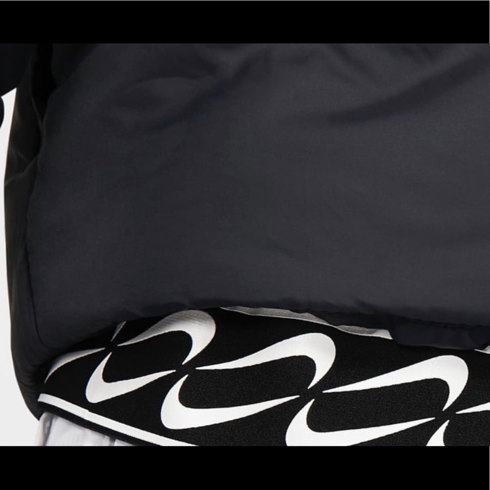 NIKE! SPORTSWEAR Thermal Hooded Puffer Parka Coat - Picture 3 of 16